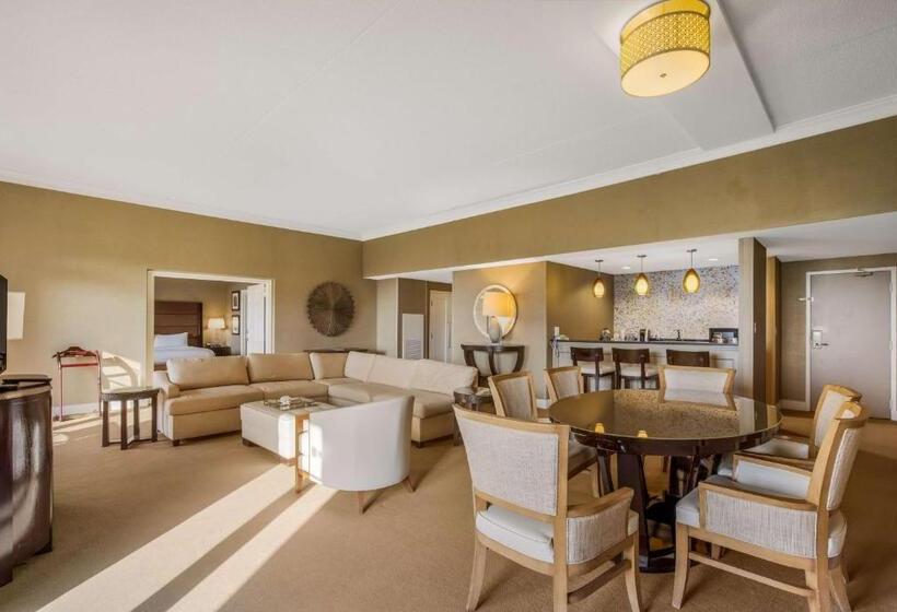 Suite King Size Bed, Sonesta Resort  Hilton Head Island