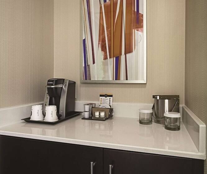 스위트, Doubletree By Hilton Hotel Bristol, Connecticut