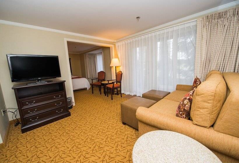 Люкс Премиум, Peek N Peak Resort Trademark Collection By Wyndham