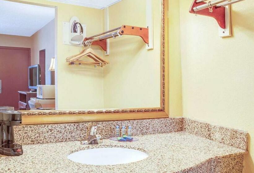 스탠다드 룸 킹사이즈 침대, Knights Inn Mount Laurel