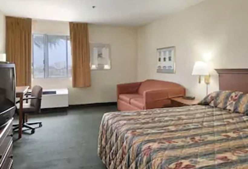 장애인을 위한 스탠다드 룸, Ramada by Wyndham Hawthorne LAX / LA Stadium