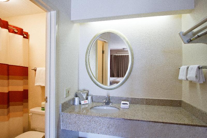 Номер Superior Кровать Кинг, Red Roof Inn Durham  Triangle Park