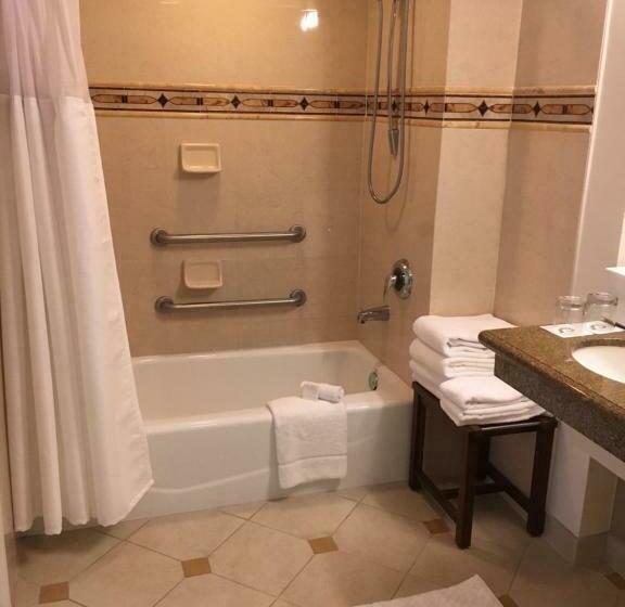 장애인을 위한 스탠다드 룸, Naples Grande Beach Resort