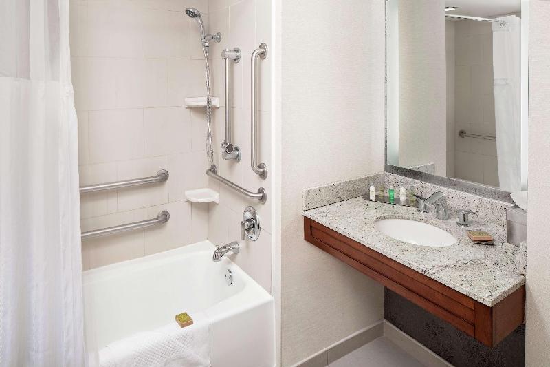 Quarto Standard Cama King, Doubletree Hotel South Bend