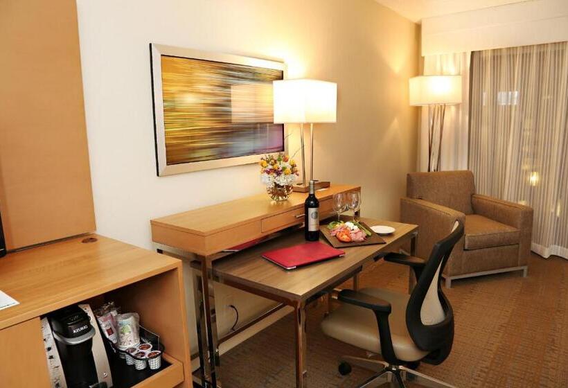 Люкс, Envision Hotel & Conference Center Mansfield Foxboro