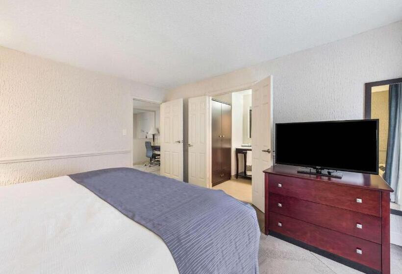 Люкс Повышенной Комфортности, The Blu Hotel Blue Ash Cincinnati, Ascend Hotel Collection