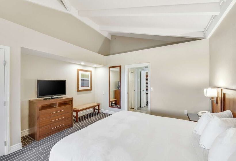 스위트, Hilton Phoenix Tapatio Cliffs Resort