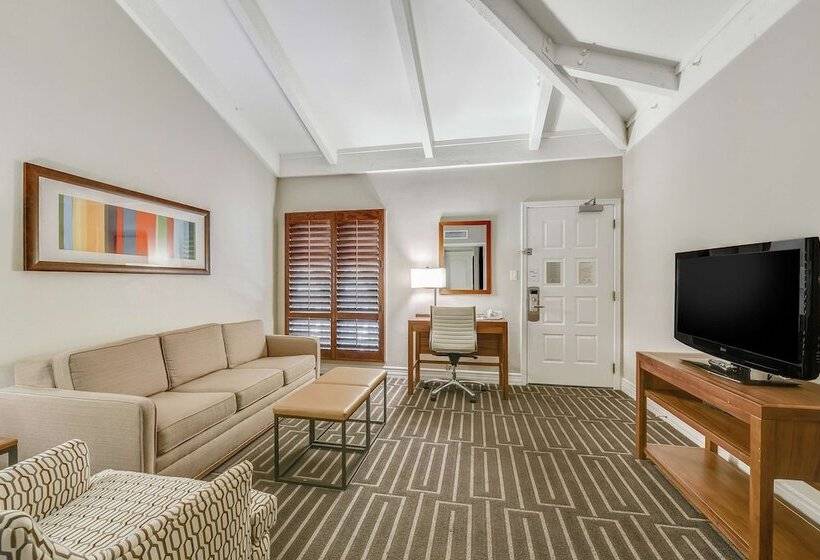 스위트, Hilton Phoenix Tapatio Cliffs Resort