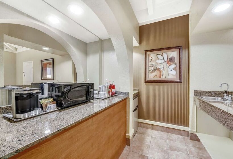 스위트, Hilton Phoenix Tapatio Cliffs Resort