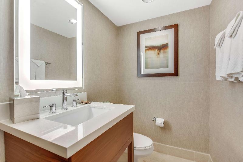 스위트, Hilton Phoenix Tapatio Cliffs Resort