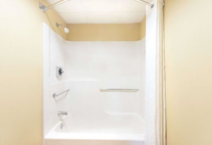 Номер Стандарт 2 Двуспальные Кровати, Days Inn By Wyndham Hagerstown I 70