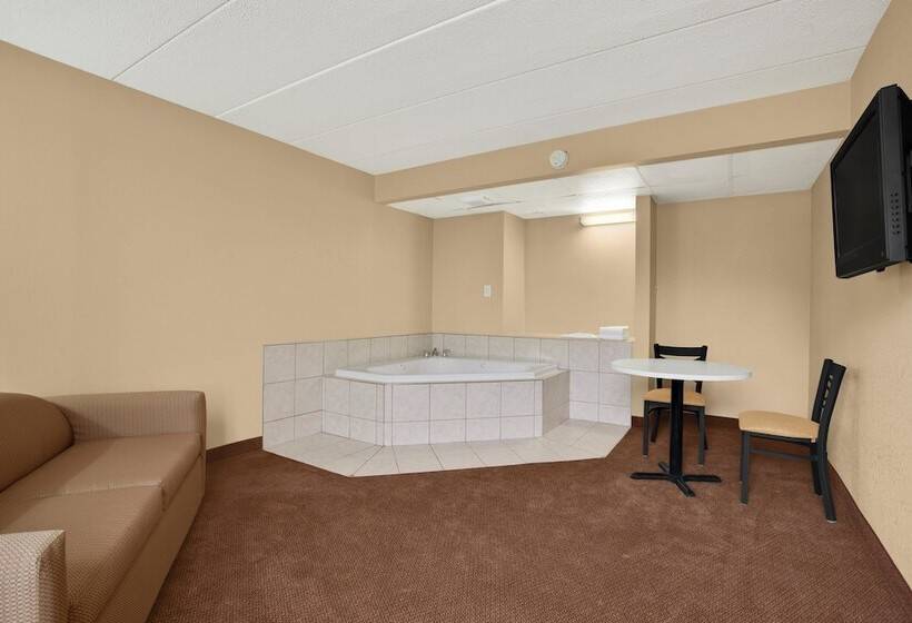 Люкс, Days Inn By Wyndham Hagerstown I 70