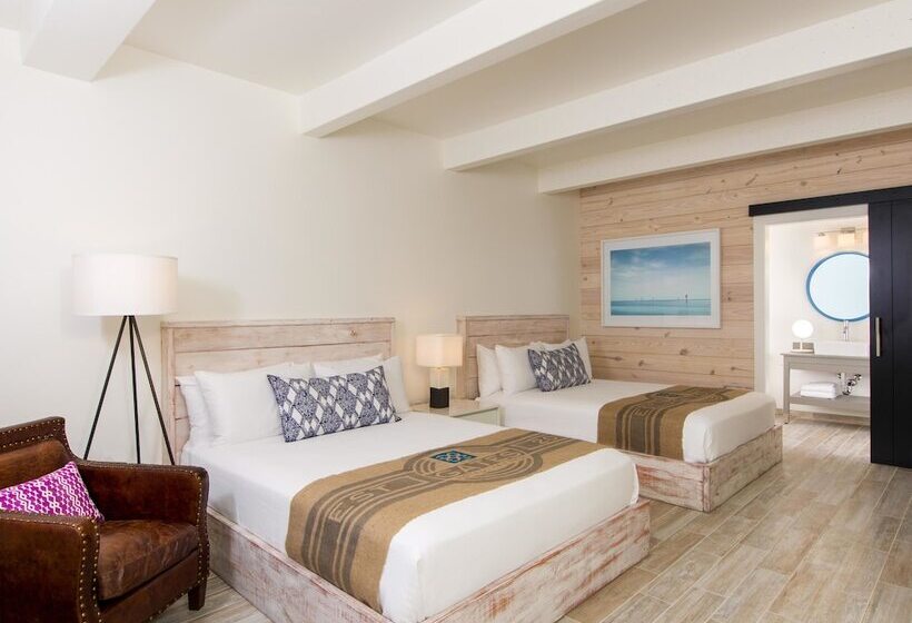 חדר דלוקס נוף בריכה, The Gates Hotel Key West