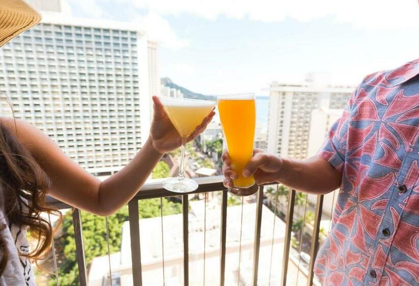 디럭스 룸 바다 전망, Outrigger Waikiki Beachcomber