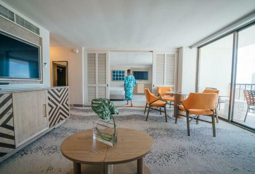스위트 킹사이즈 침대, Outrigger Waikiki Beachcomber