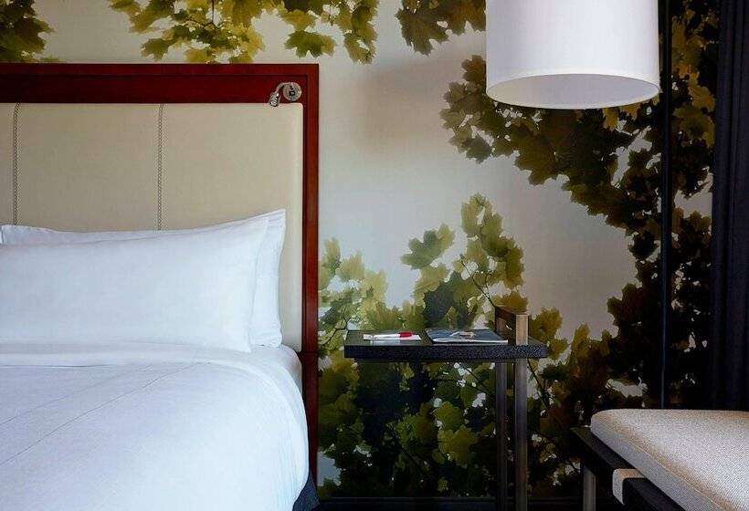 Номер Стандарт Двуспальная Кровать с Видом, Westchester Marriott