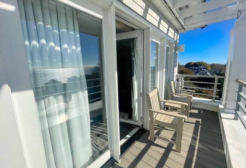 Номер Стандарт 2 Двуспальные Кровати, Water's Edge Resort & Spa