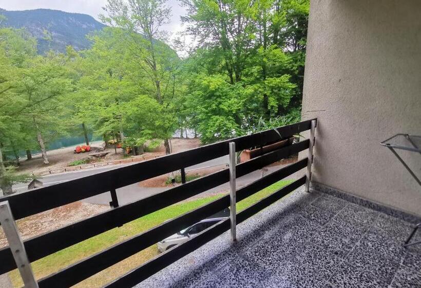 اتاق استاندارد سه نفره, Hostel Pod Voglom