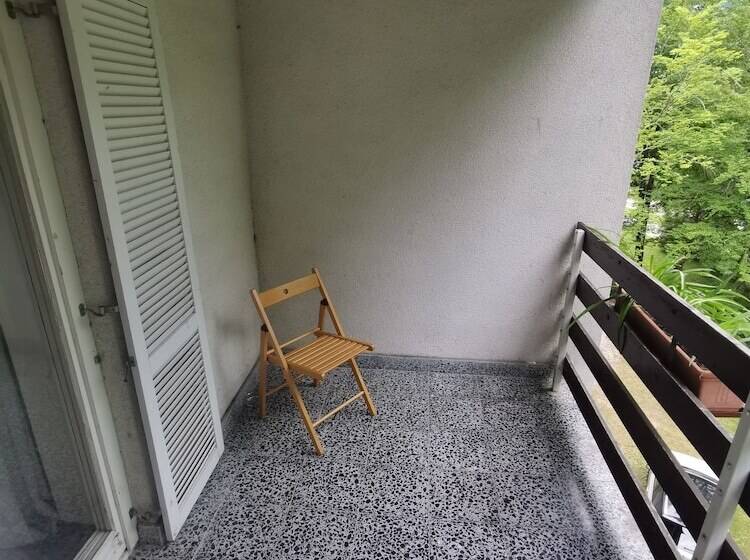 اتاق استاندارد سه نفره, Hostel Pod Voglom