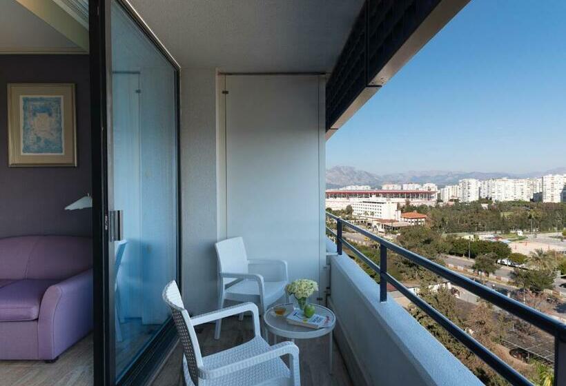 اتاق لوکس با چشم‌انداز شهر, Rixos Downtown Antalya, The Land of Legends Access
