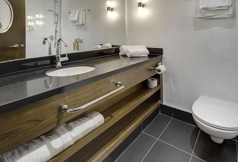Номер Стандарт Трехместный, Sandman Signature London Gatwick