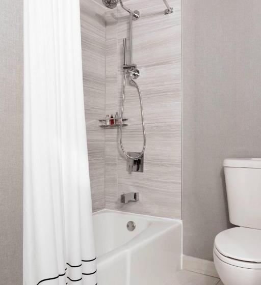 디럭스 룸, New York Marriott Downtown