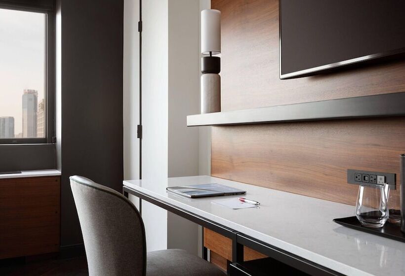 Deluxe room with river view, New York Marriott Downtown
