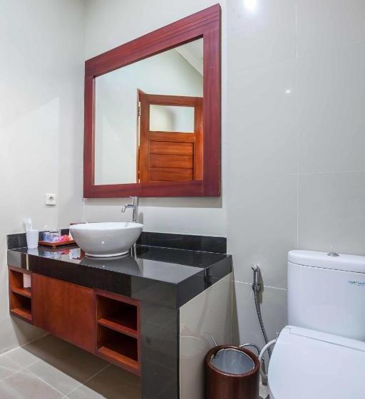 Трехместный Номер Superior, Vila Shanti Beach Front Hotel Sanur