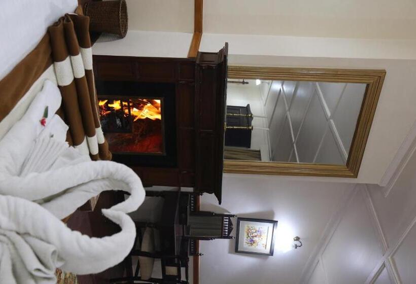 디럭스 룸, Springfields   A Heritage Palace Since 1902