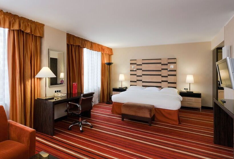 Номер Deluxe, Azimut Hotel Olympic Moscow
