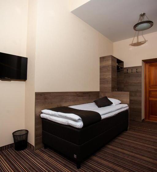 Habitación Familiar, Cēsis