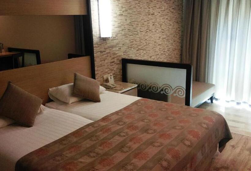 标准间, Melas Holiday Village