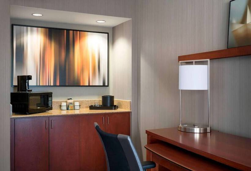 Люкс Вид на Бассейн, Sonesta Select Los Angeles Torrance South Bay