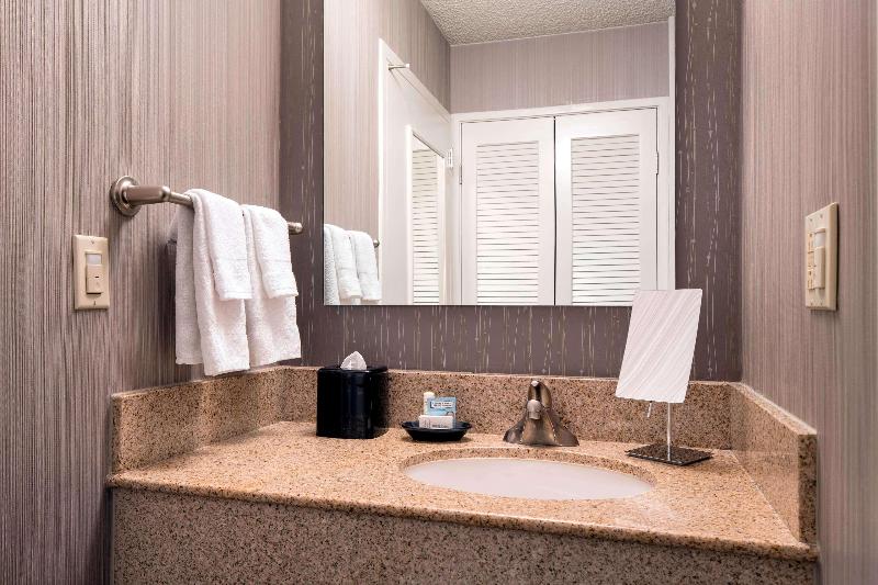 Номер Deluxe Вид на Бассейн, Sonesta Select Los Angeles Torrance South Bay
