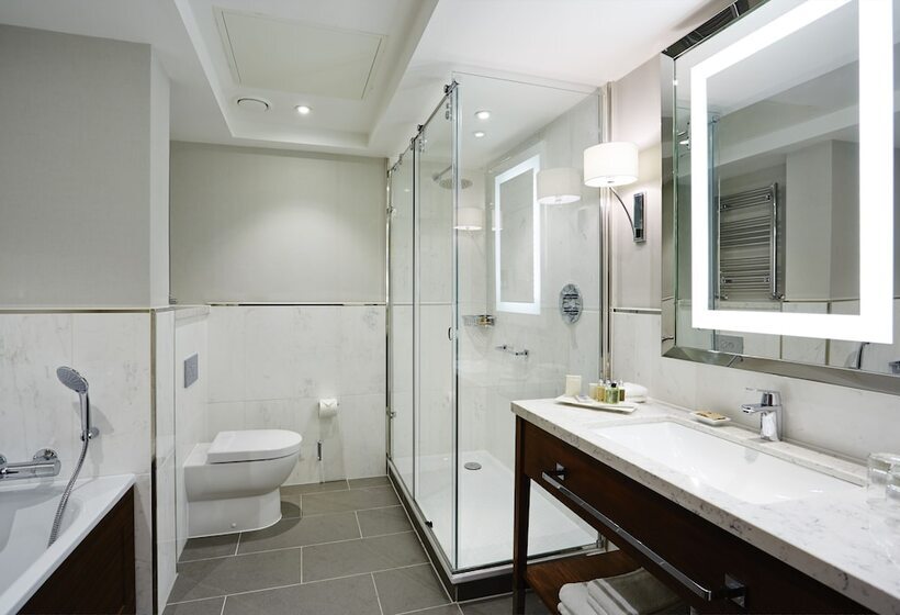 Люкс, Hanbury Manor Marriott Hotel & Country Club