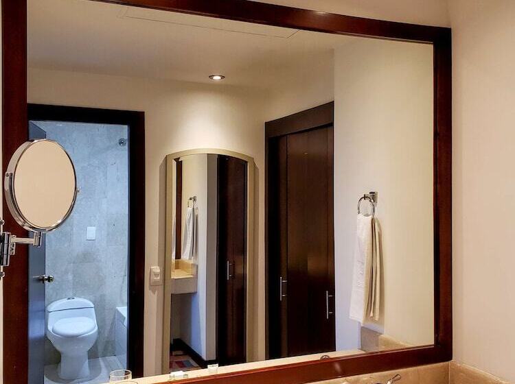 Family Suite, NH Cali Royal