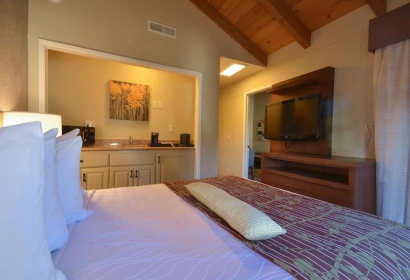 패밀리 룸, Best Western The Inn & Suites Pacific Grove