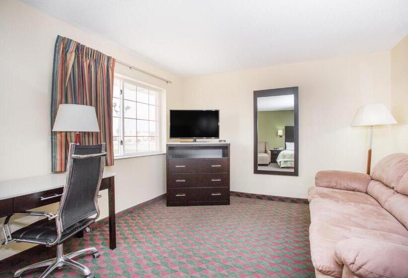 Люкс Deluxe Кровать Кинг, Days Inn By Wyndham Lexington Ne