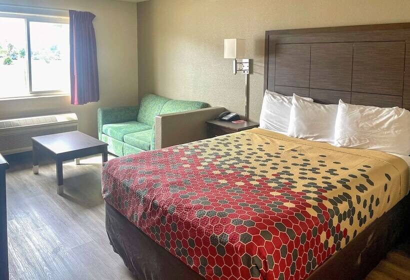 Люкс, Econo Lodge Inn & Suites Corning