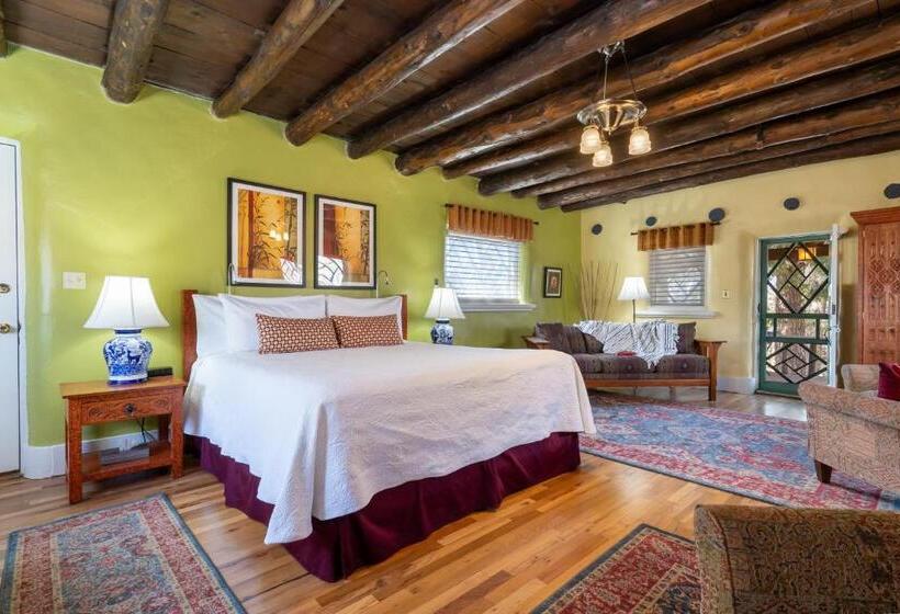 Номер Deluxe Кровать Кинг, Inn Of The Turquoise Bear