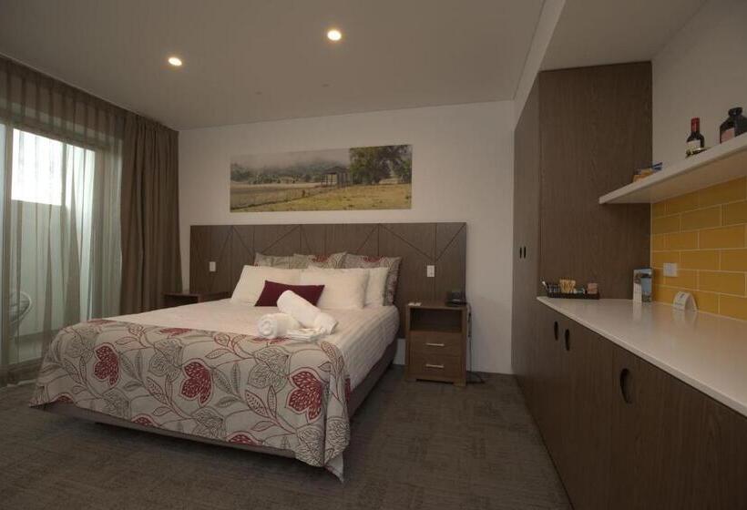 Номер Superior Кровать Кинг, Young Federation Motor Inn And Services Club
