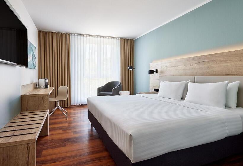 Номер Комфорт, Courtyard By Marriott Dresden