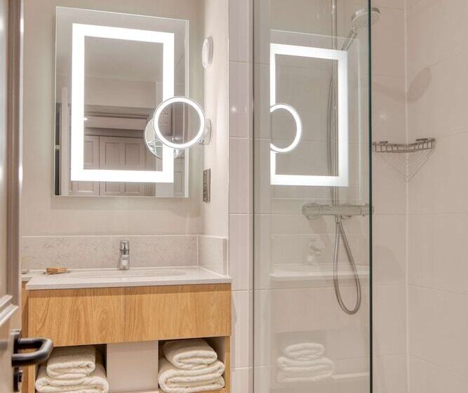 家庭间, Doubletree By Hilton Southampton