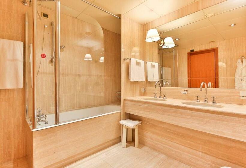 Suite, Leon D'oro