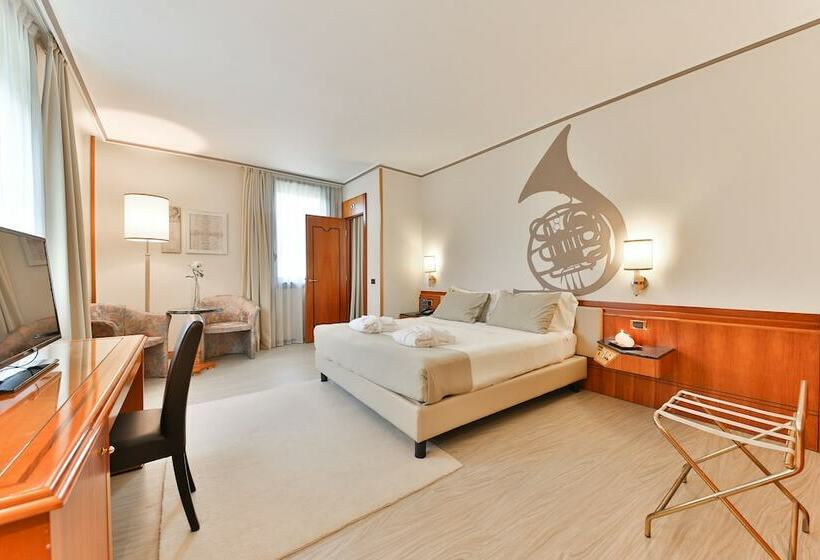 Suite, Leon D'oro