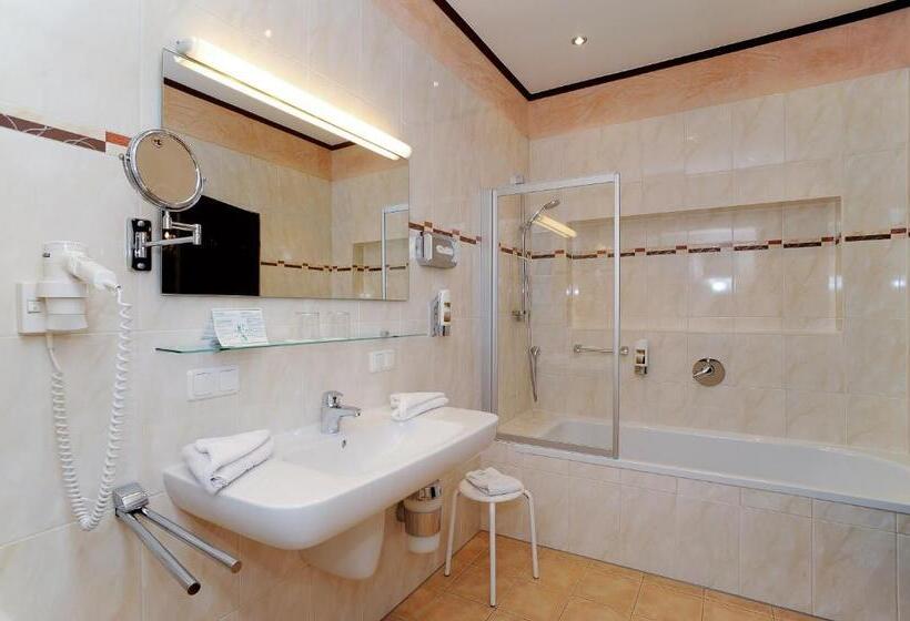 Номер Стандарт с Балконом, Stoll S Hotel Alpina