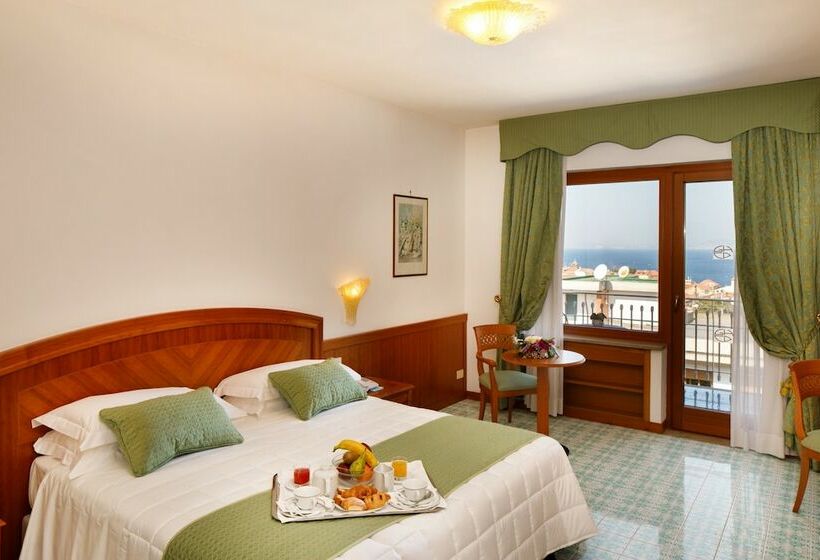 Номер Стандарт Трехместный, Grand Hotel Cesare Augusto