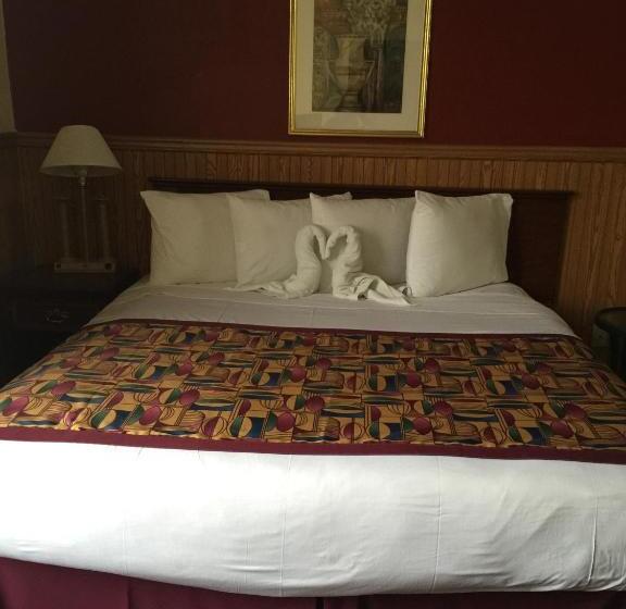 Deluxe Suite met Kingsize Bed, Baymont By Wyndham Chicago/calumet City