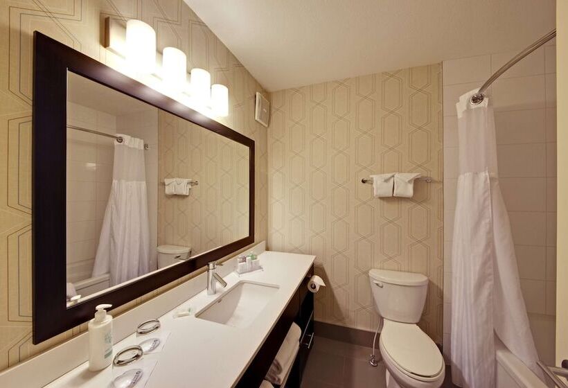 景色の見えるスーペリアルーム, Coast Kamloops Hotel & Conference Centre