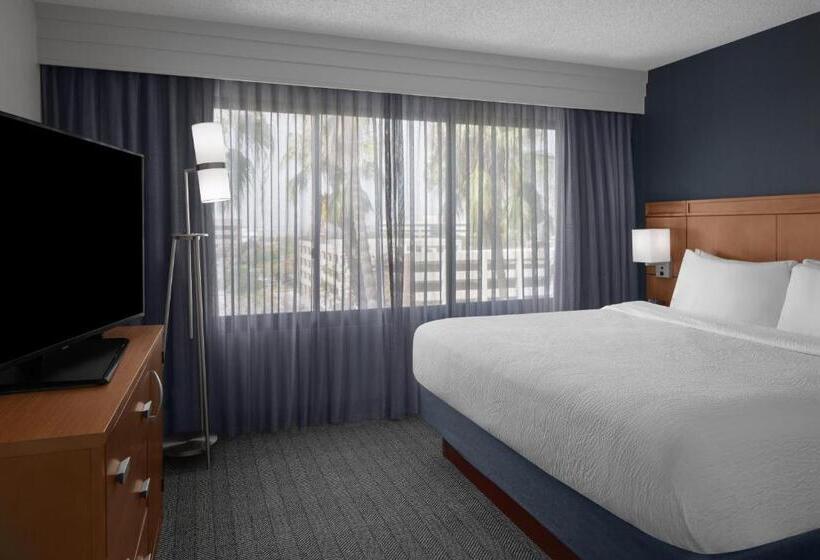 Люкс Executive Кровать Кинг, Courtyard By Marriott Cypress Anaheim / Orange County
